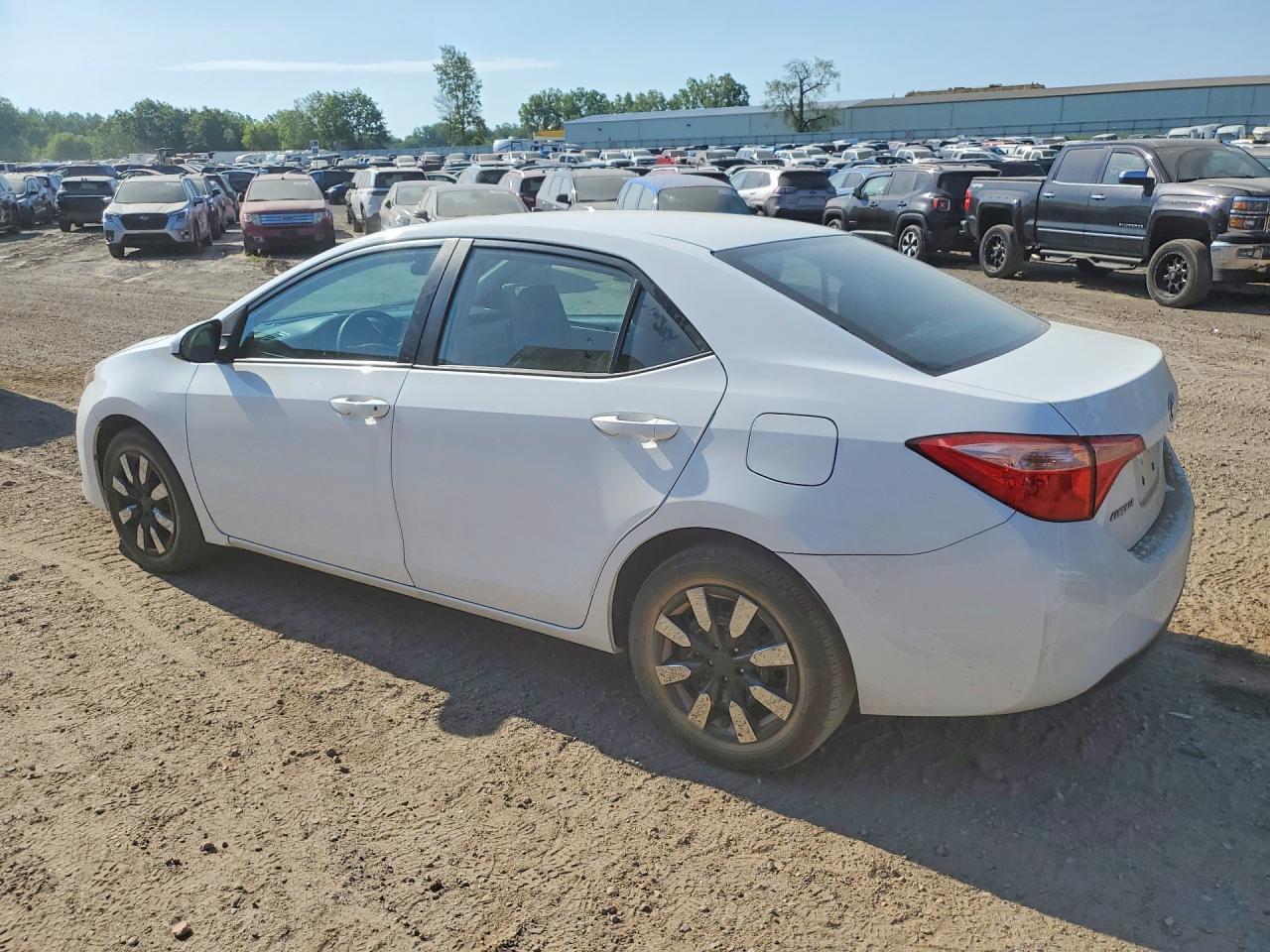 2018 Toyota Corolla Le - Фото 2