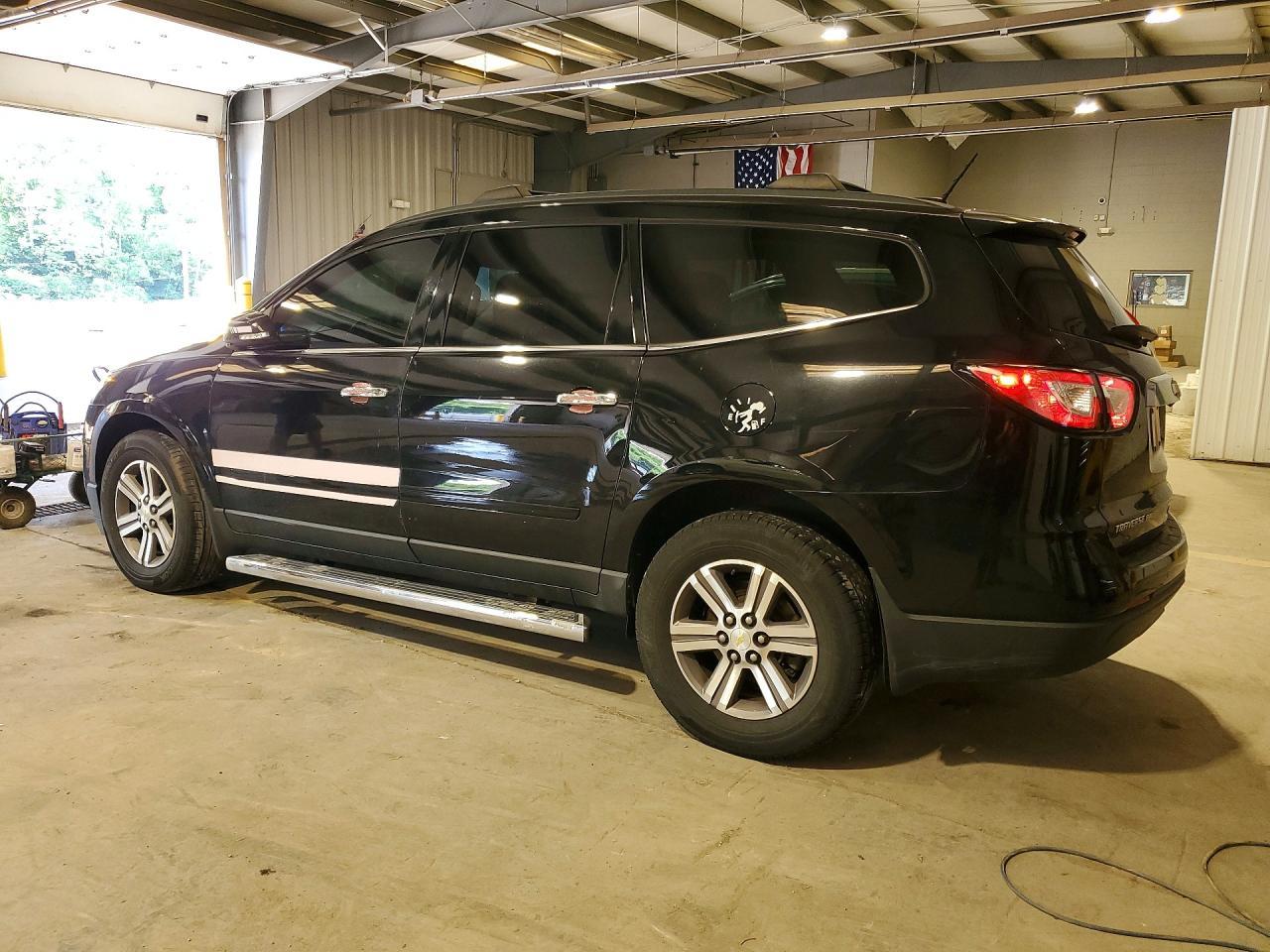 2017 Chevrolet Traverse Lt - Image 2