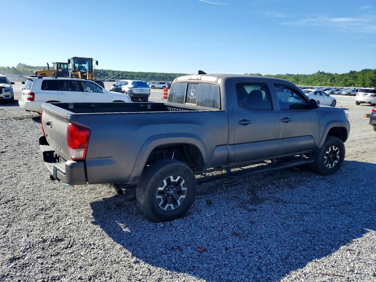 2016 Toyota Tacoma Trd Off-Road - Image 3