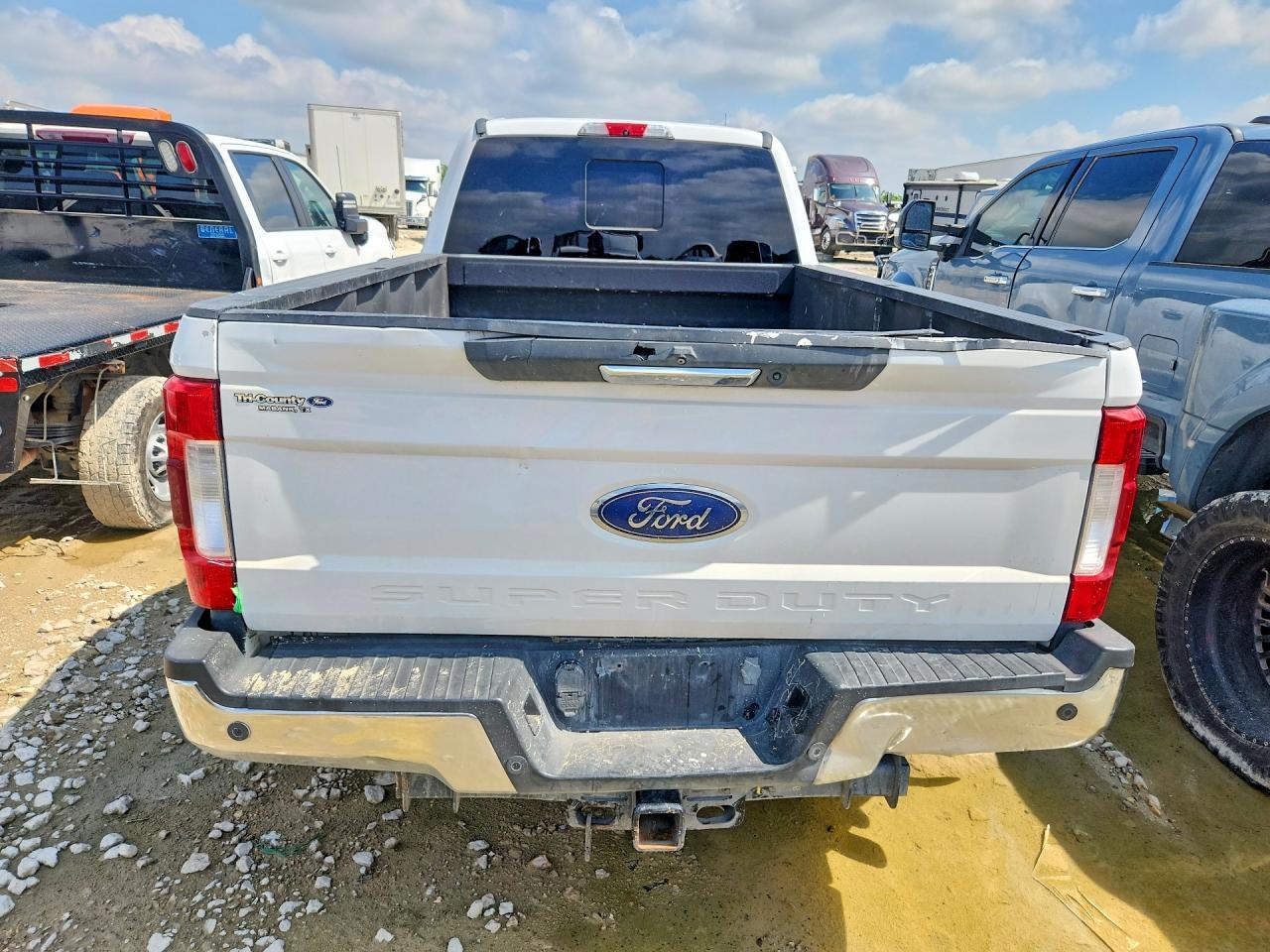 2019 Ford F350 Super Duty - Фото 6