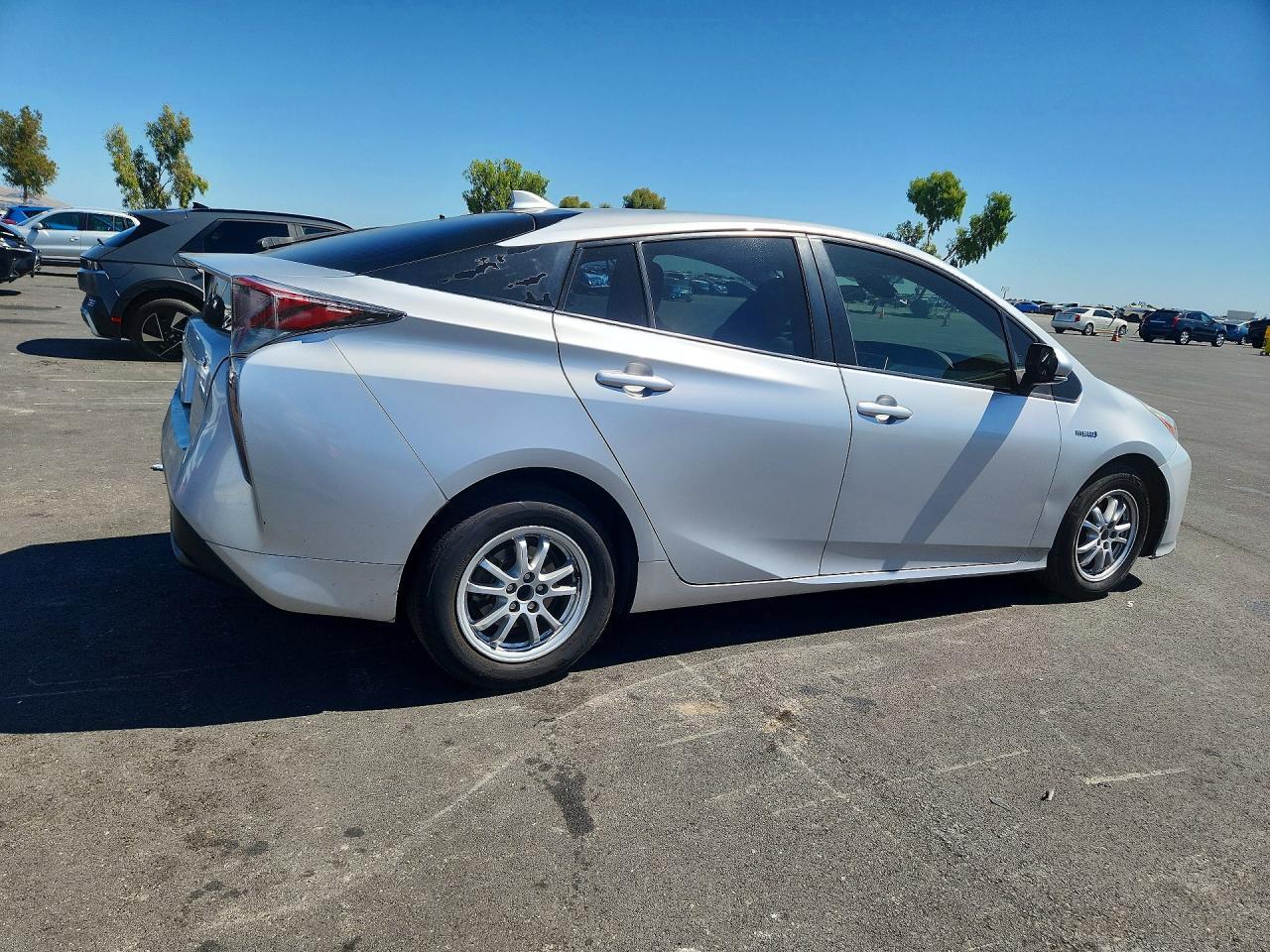 2017 Toyota Prius Two - Фото 3
