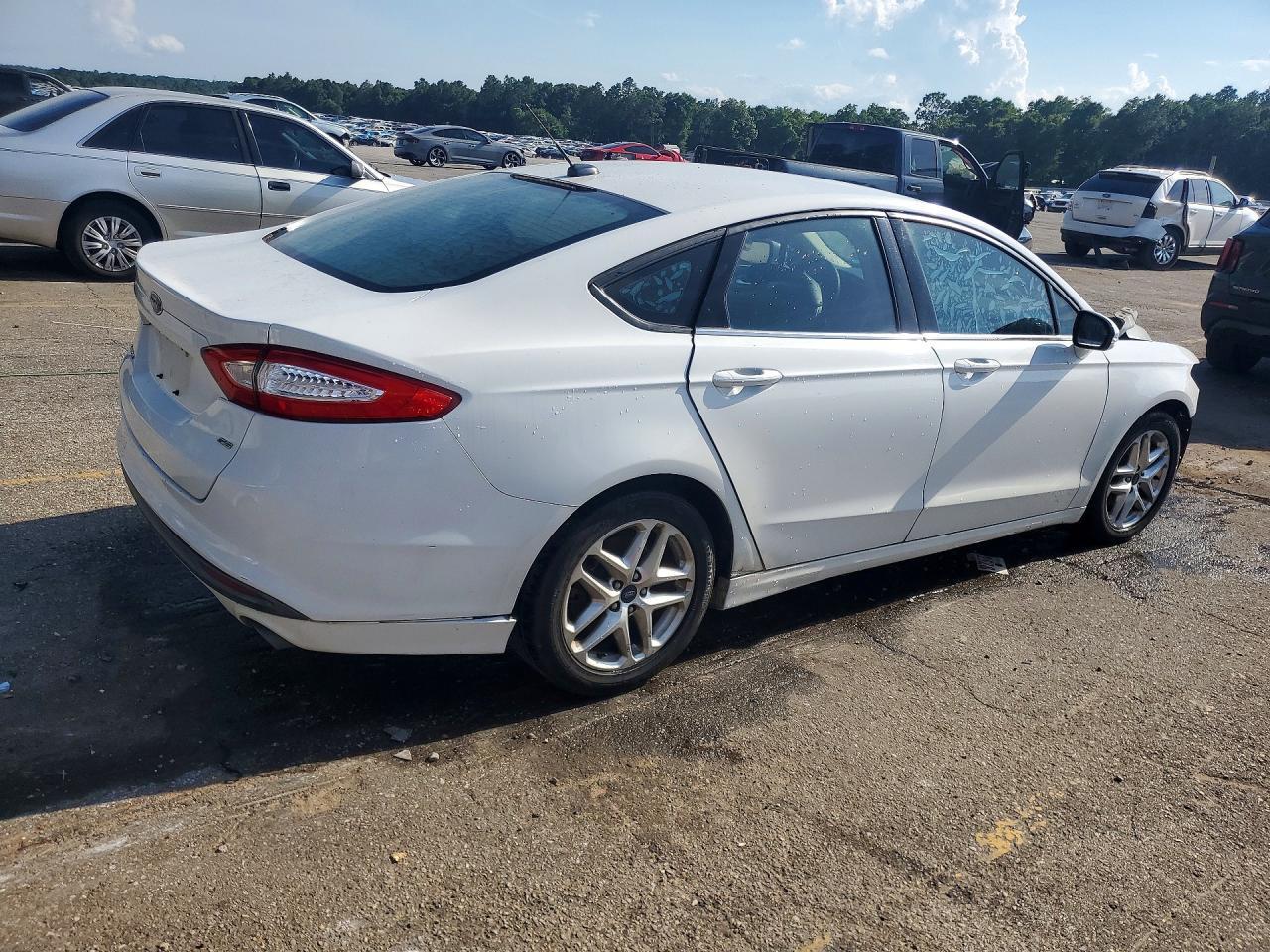 2013 Ford Fusion Se - Фото 3