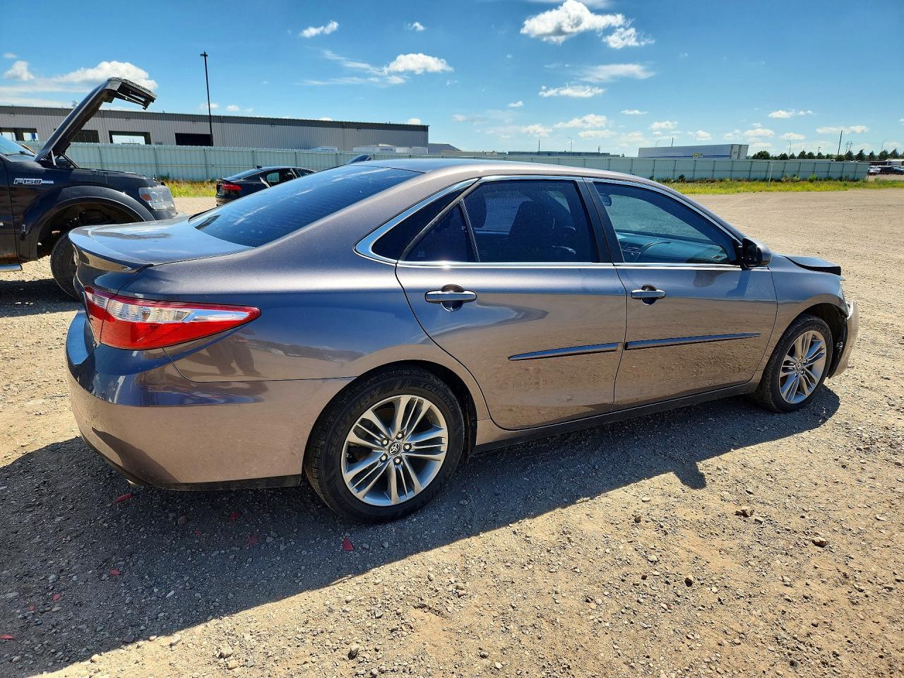 2017 Toyota Camry Se - Фото 3