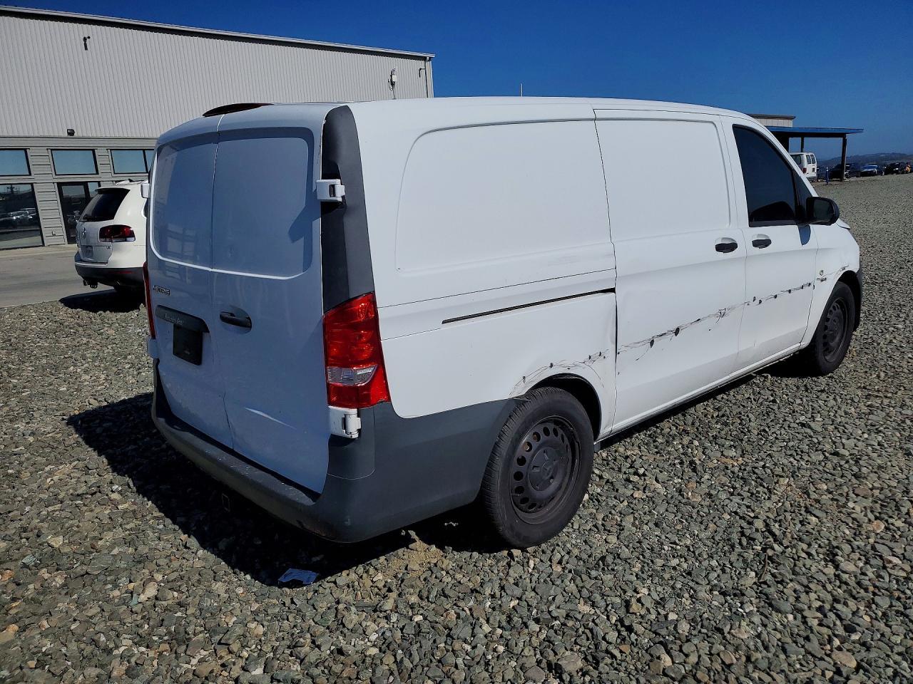 2017 Mercedes-Benz Metris - Delivery Van - Image 3