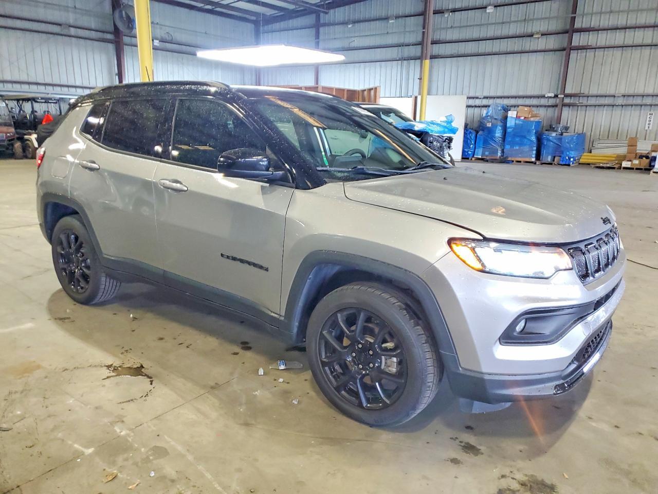 2022 Jeep Compass Latitude - Image 4