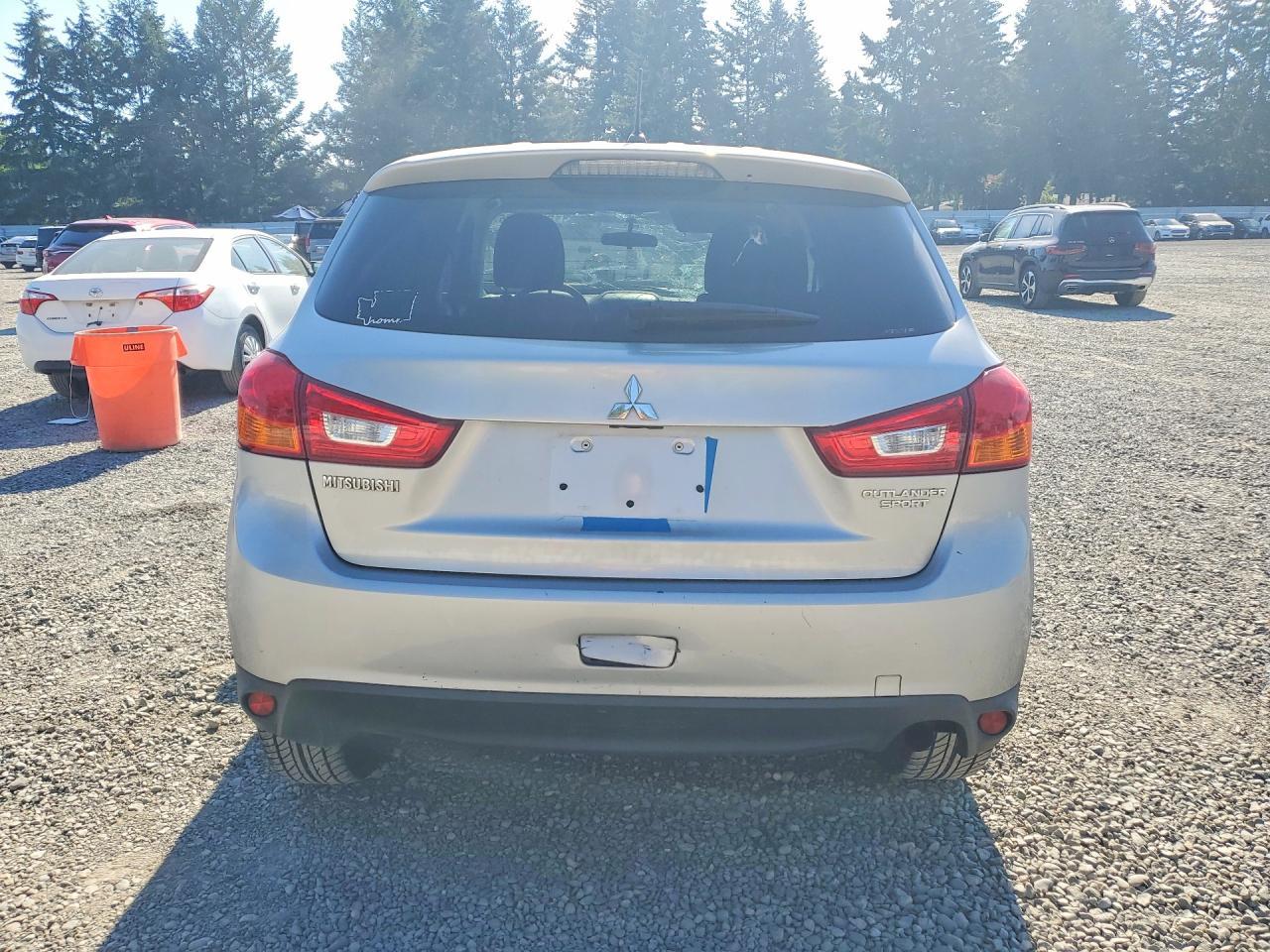 2013 Mitsubishi Outlander Sport Es - Image 6