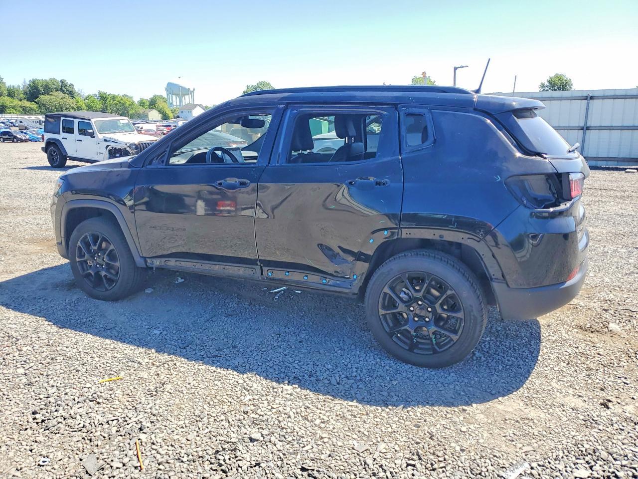 2022 Jeep Compass Latitude - Фото 2