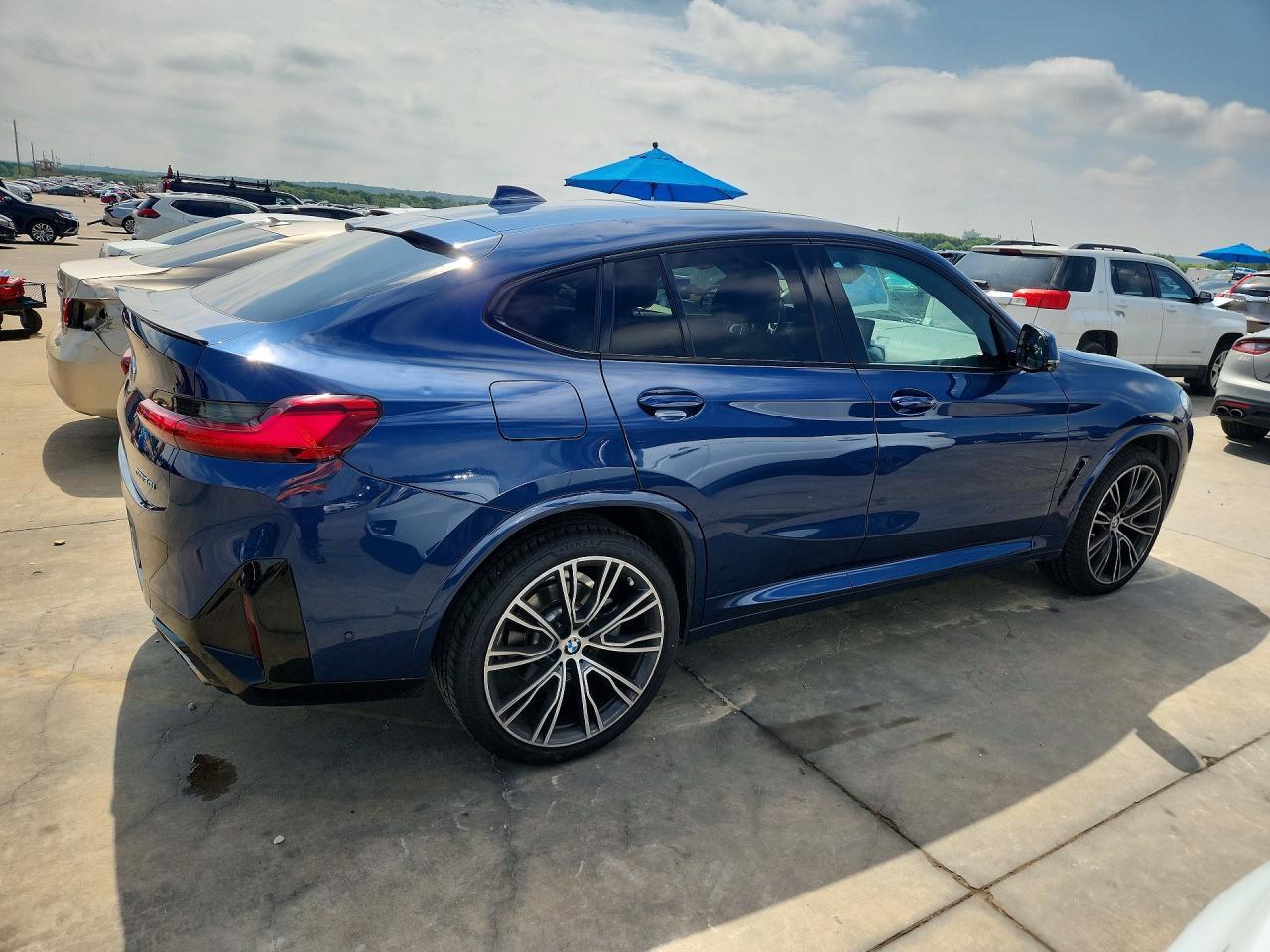 2022 BMW X4 xDrive30I - Фото 3