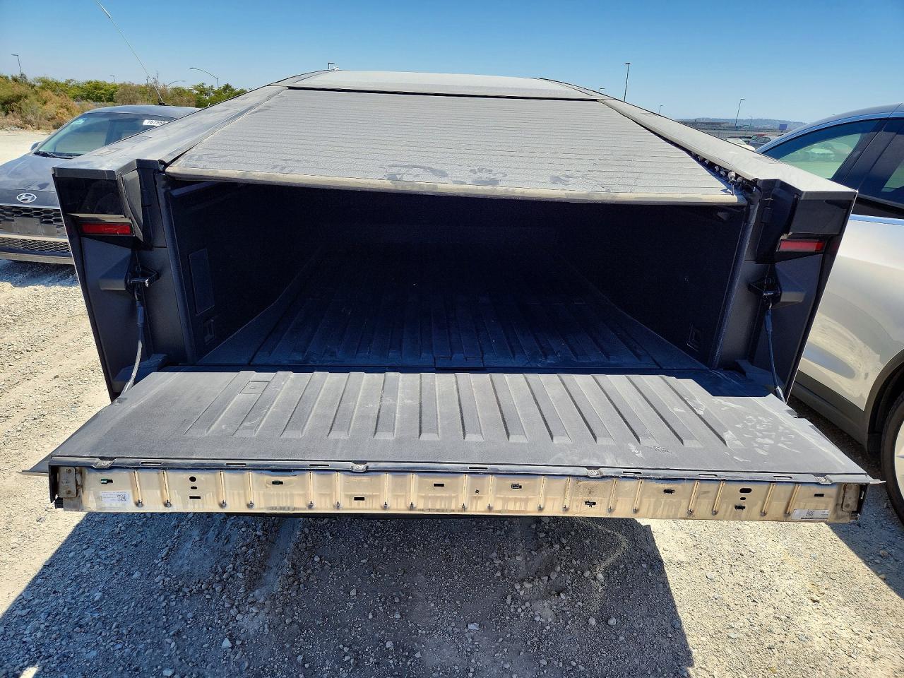 2024 Tesla Cybertruck - Фото 6