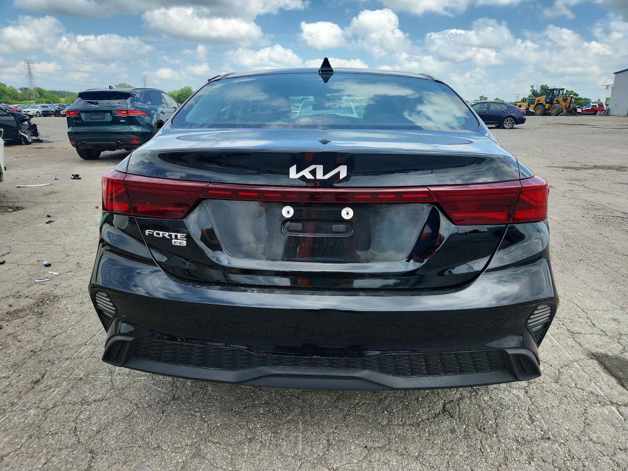 2024 Kia Forte Lx - Image 6