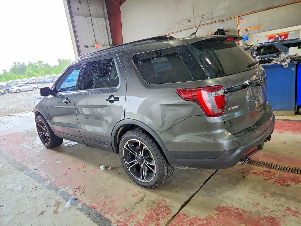 2019 Ford Explorer Sport - Фото 2
