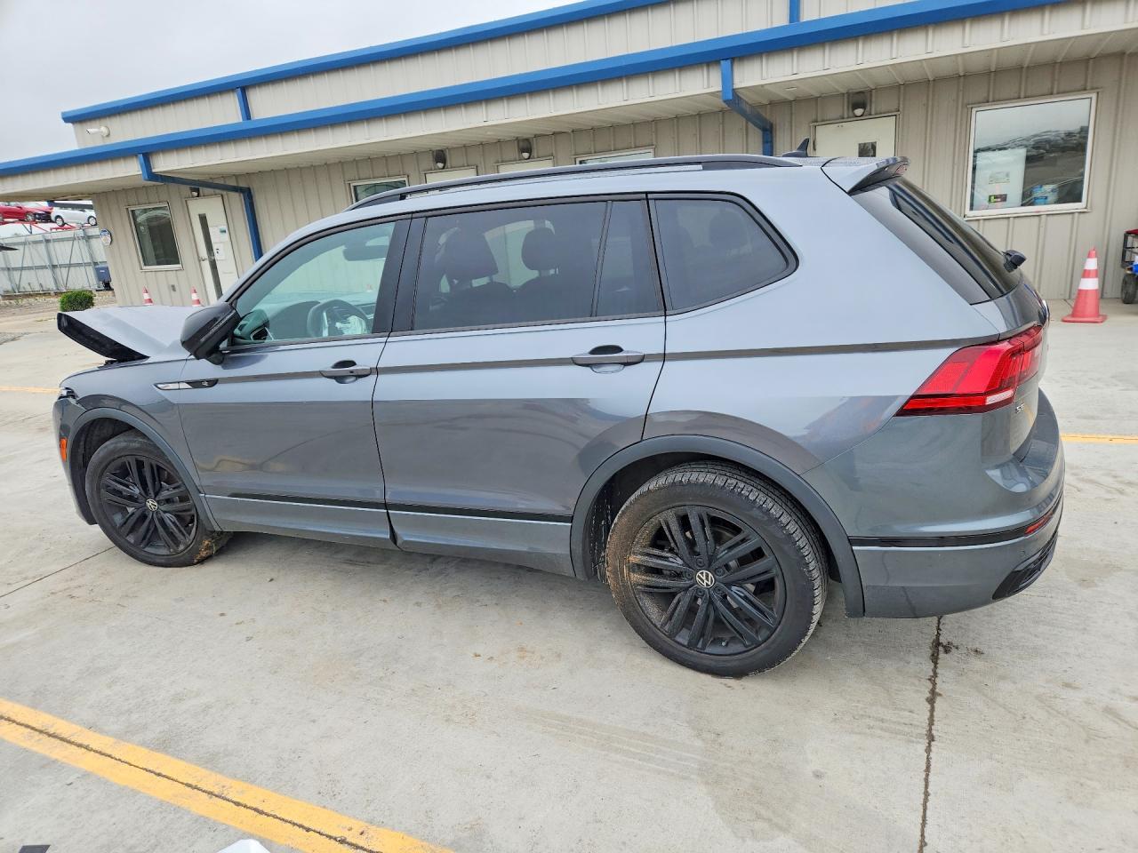 2022 Volkswagen Tiguan Se R-Line Black - Фото 2