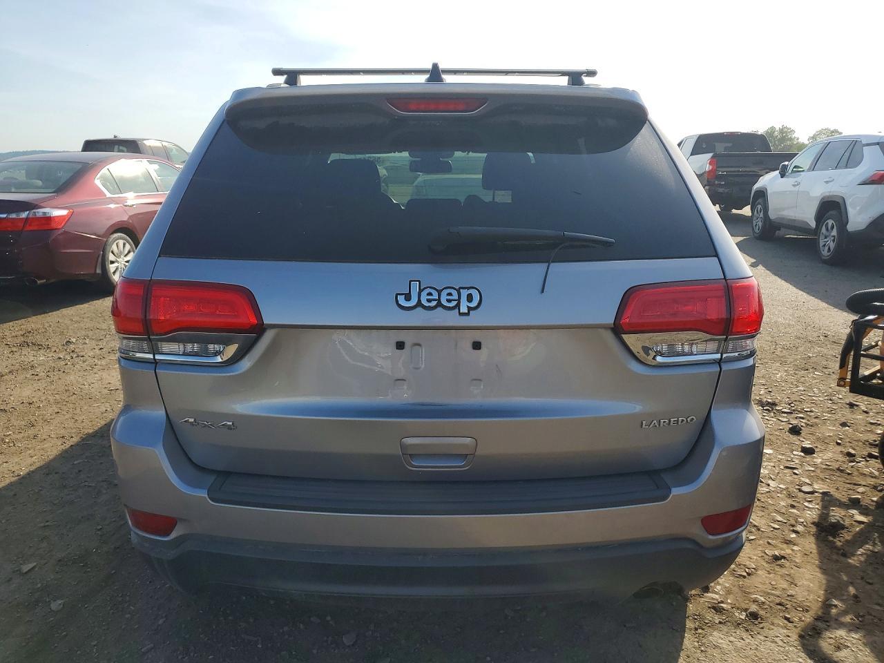 2016 Jeep Grand Cherokee Laredo - Image 6