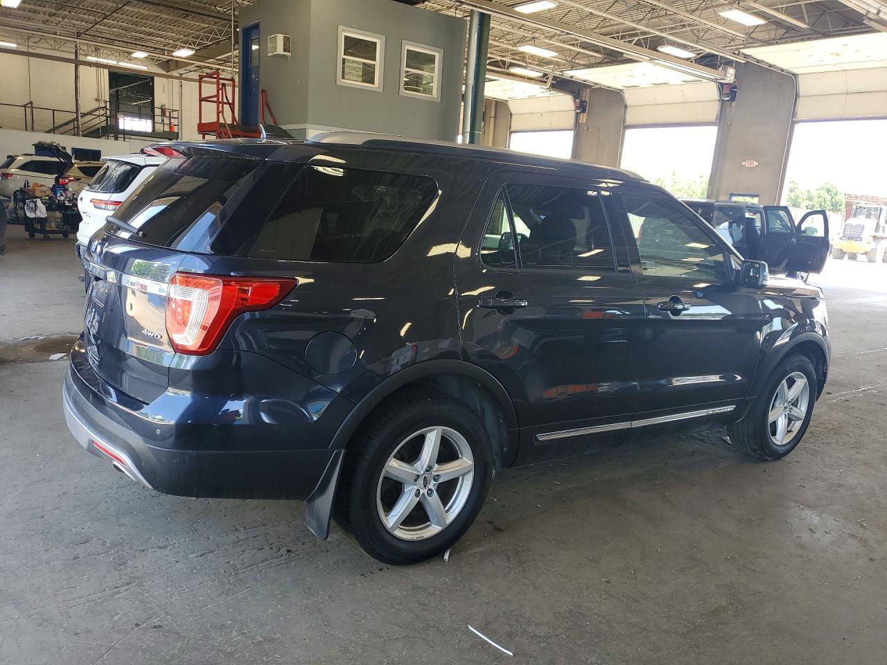 2017 Ford Explorer Xlt - Фото 3