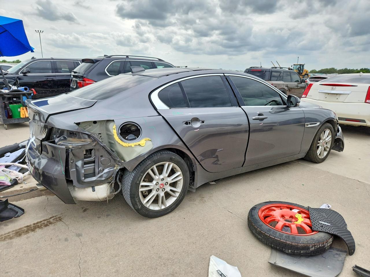 2019 Jaguar Xe Premium - Image 3