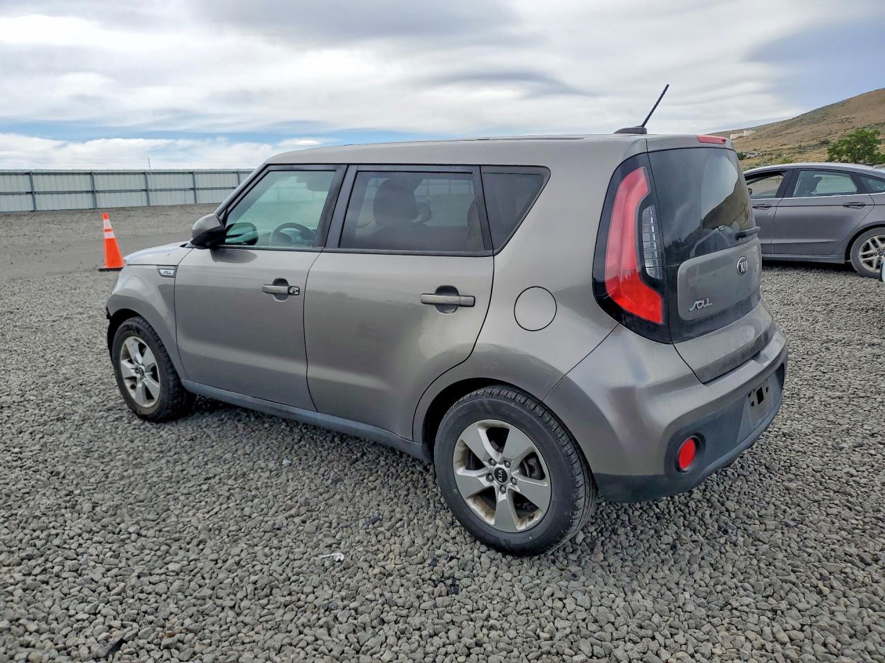 2017 Kia Soul Base - Image 2