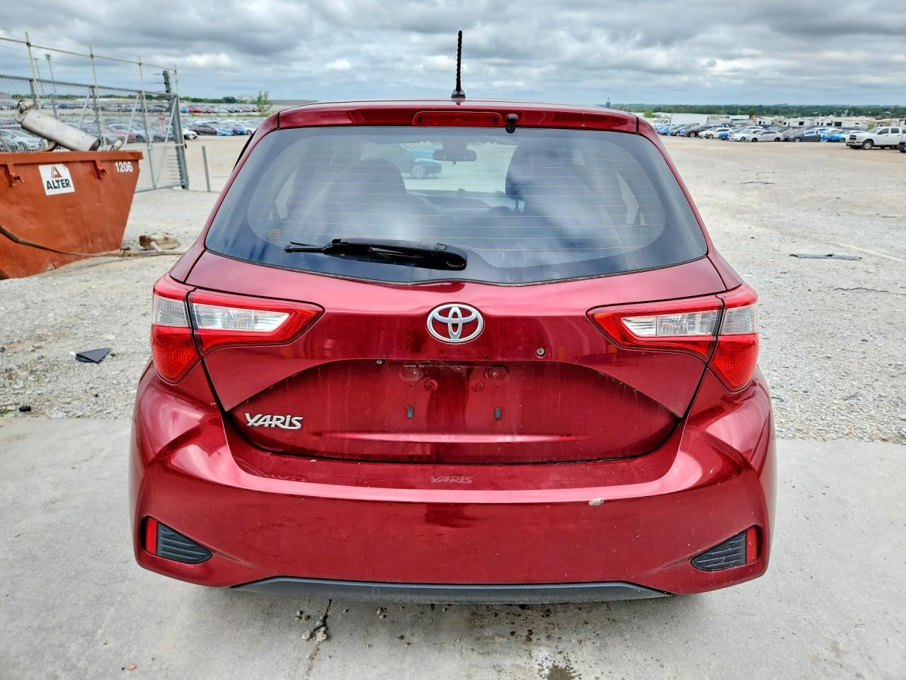 2018 Toyota Yaris 5-Door L - Image 6