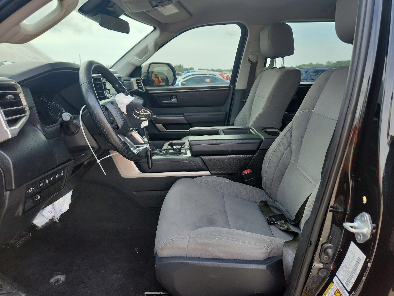 2022 Toyota Tundra Sr5 - Image 7