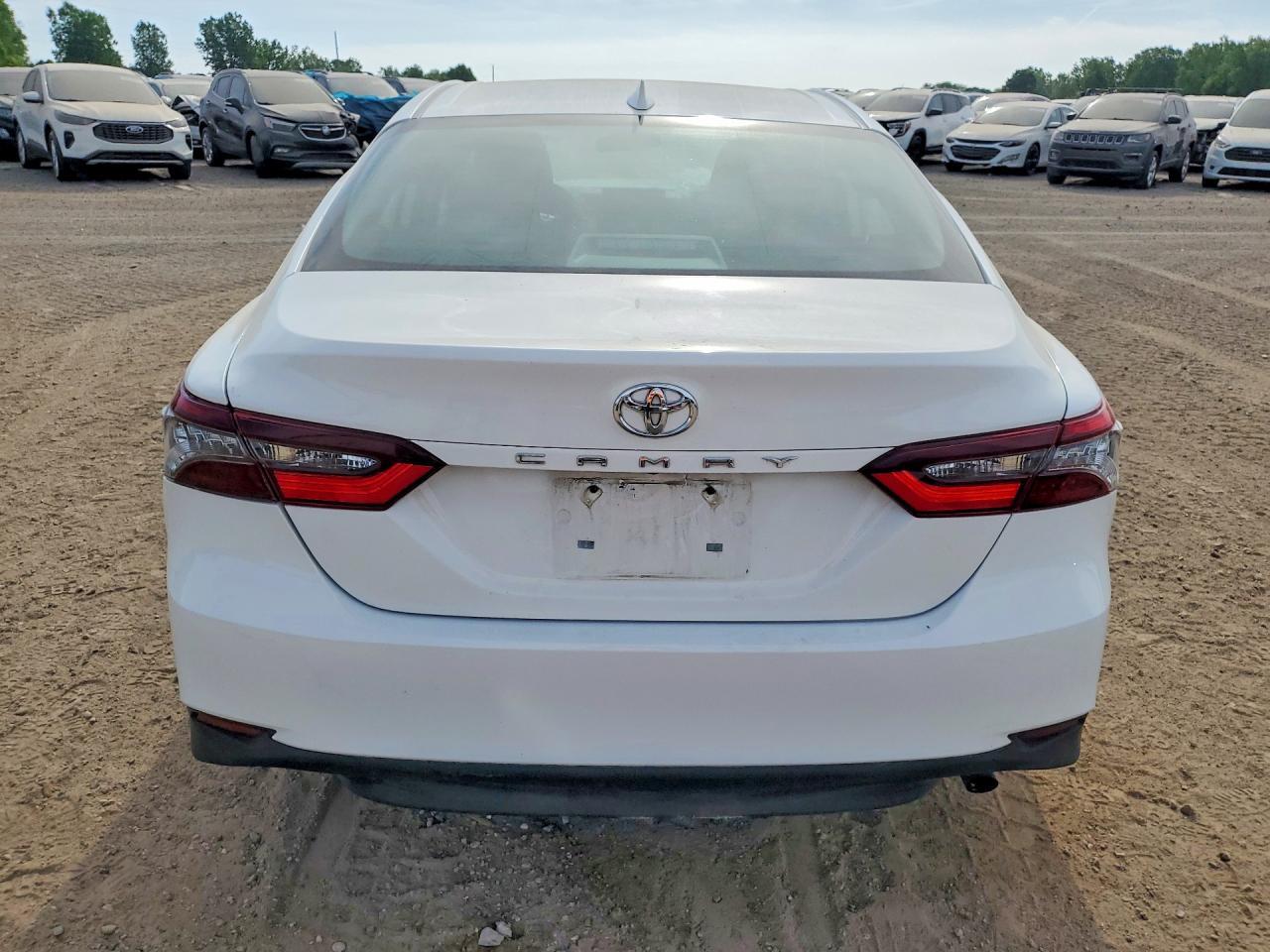 2023 Toyota Camry Le - Image 6