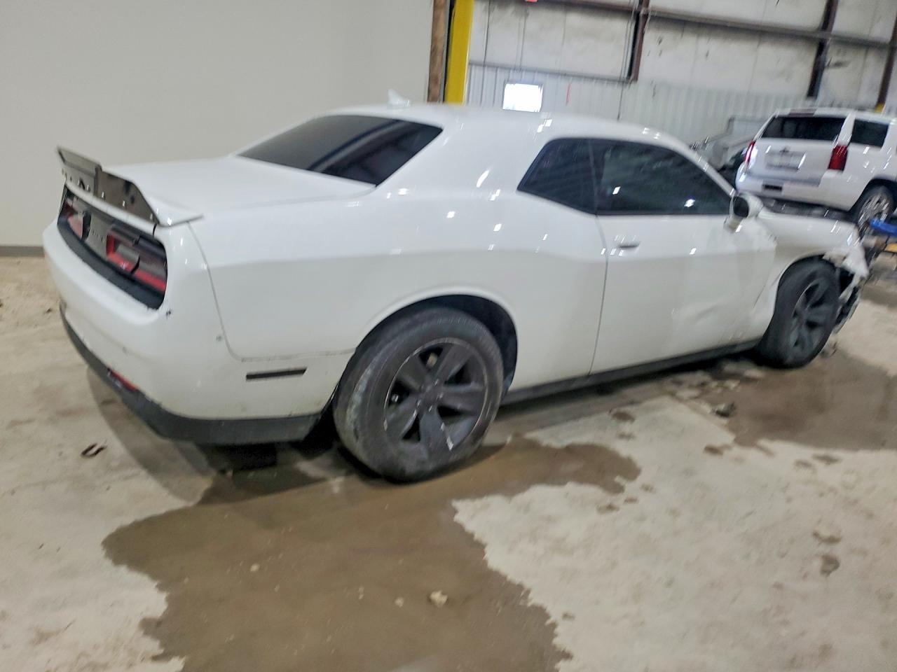 2015 Dodge Challenger Sxt - Image 3
