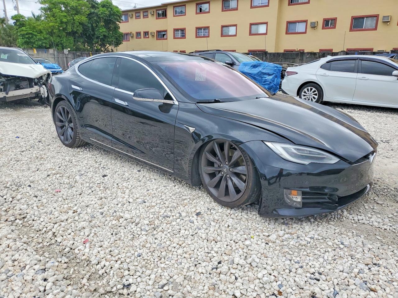 2017 Tesla Model S - Image 4