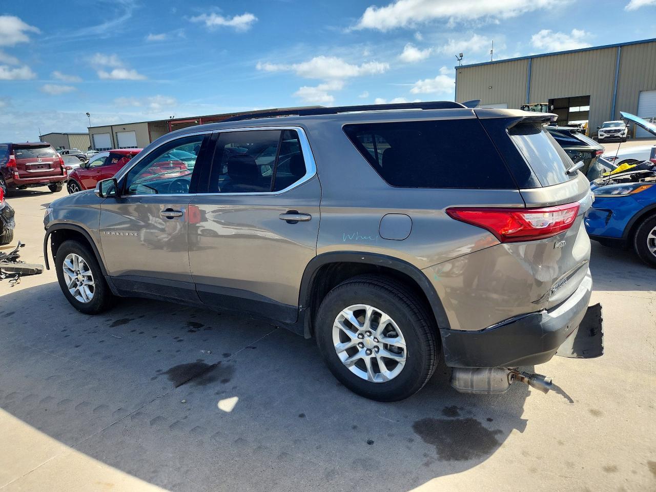 2019 Chevrolet Traverse Lt - Фото 2