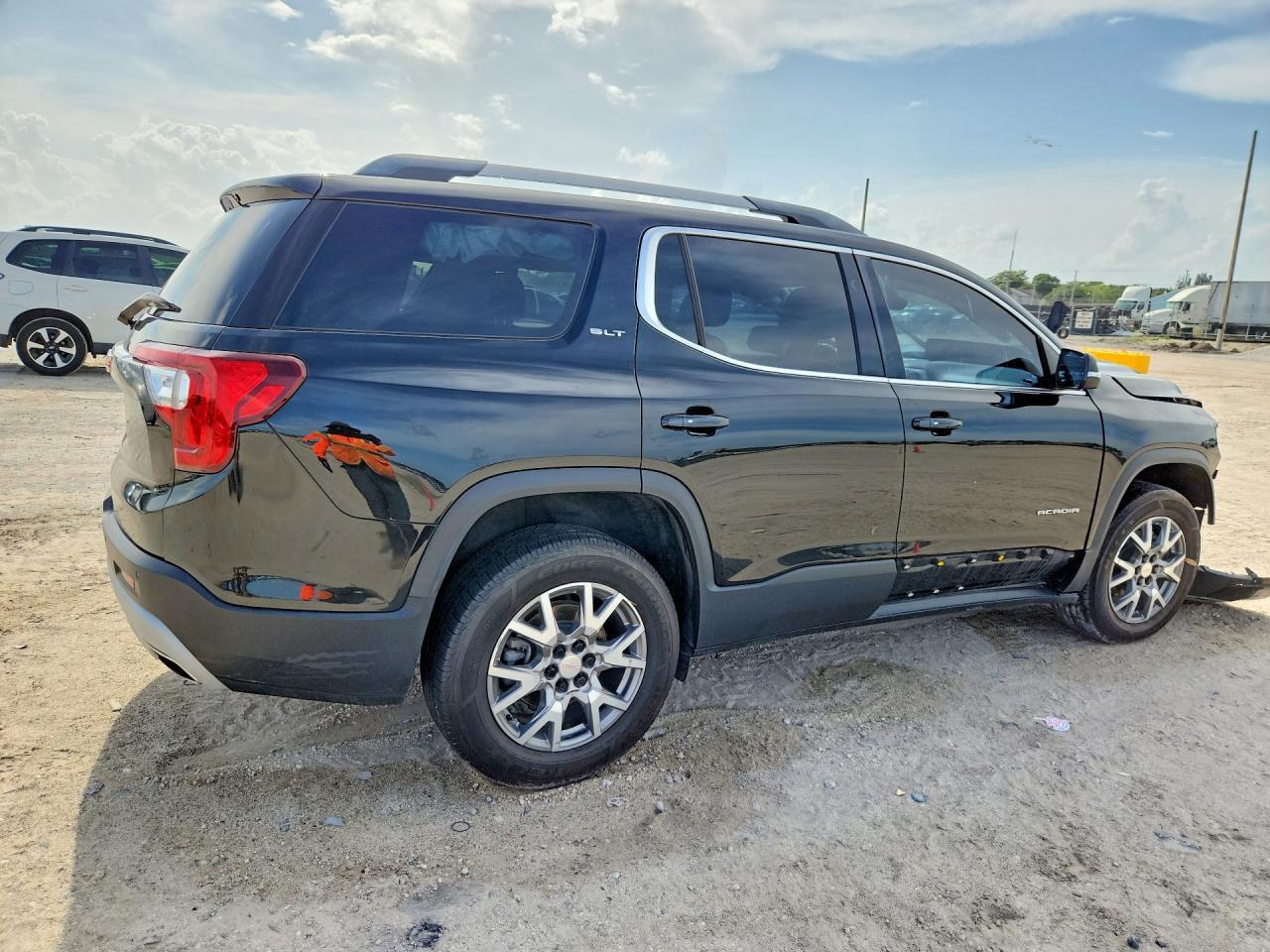 2021 GMC Acadia Slt - Image 3
