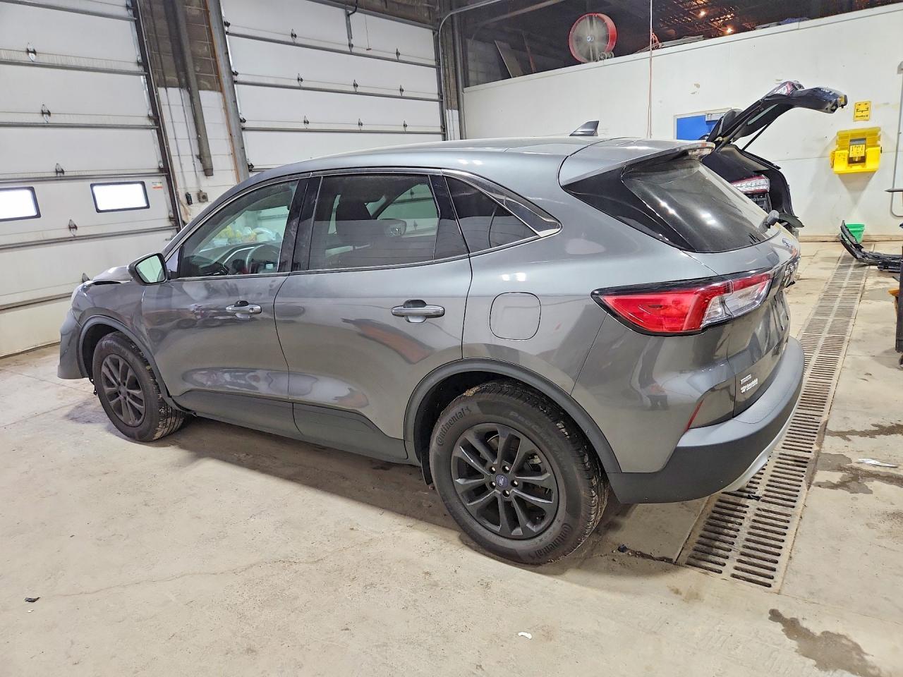 2022 Ford Escape Se - Image 2
