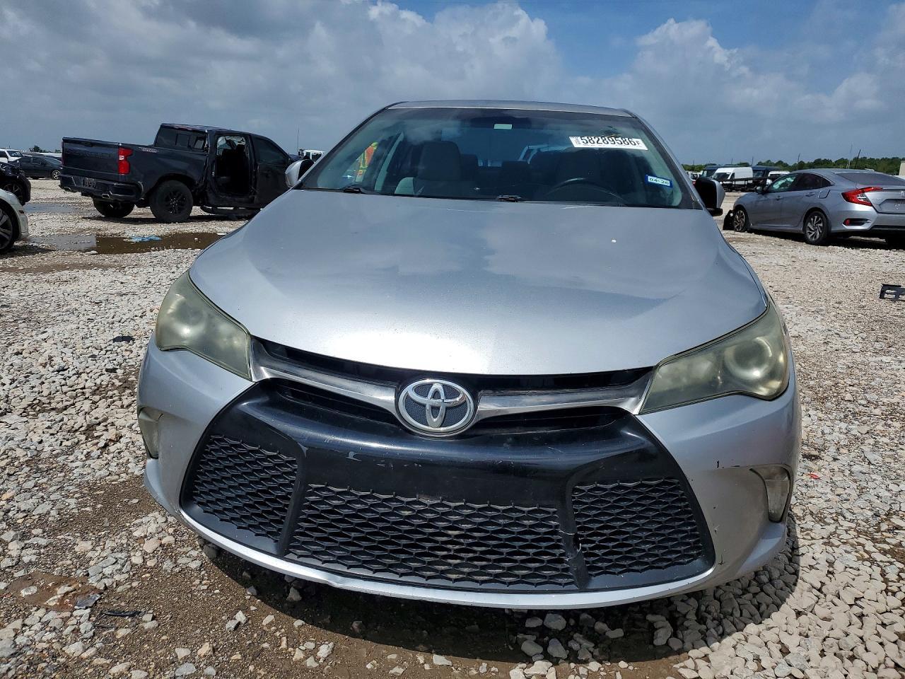 2016 Toyota Camry Se - Фото 5