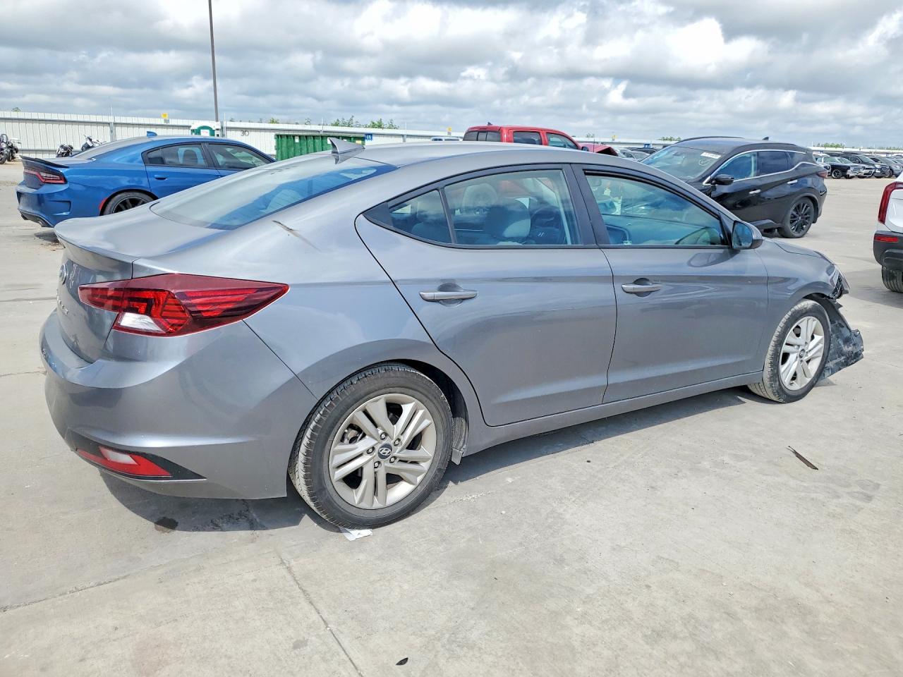 2019 Hyundai Elantra Sel - Фото 3