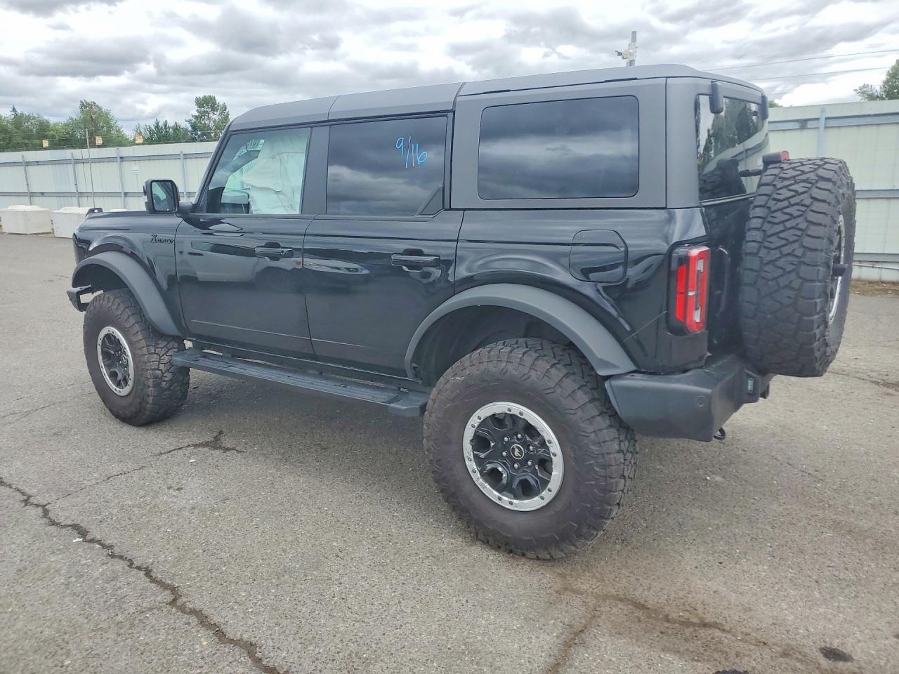 2023 Ford Bronco Base - Image 2