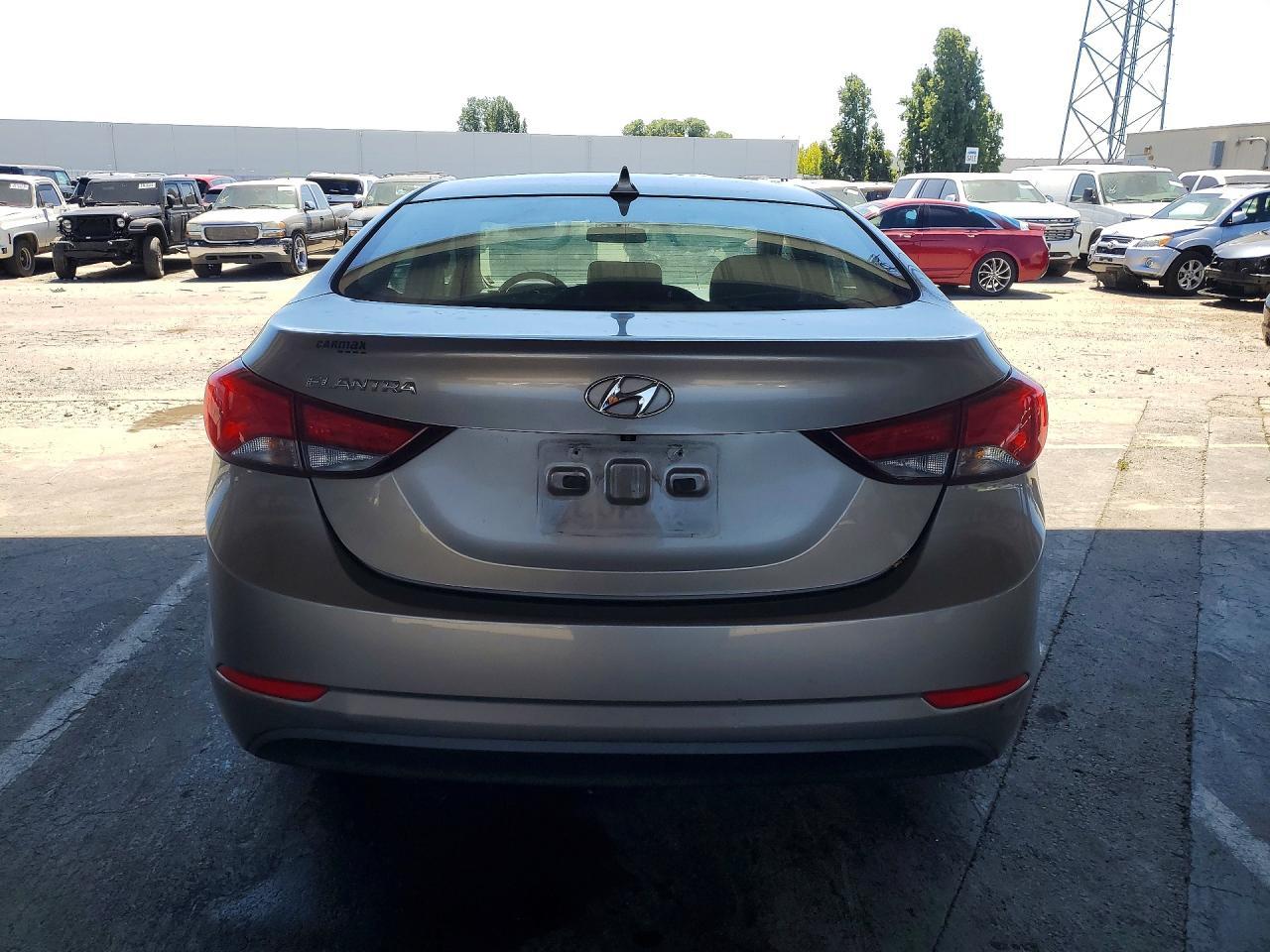 2015 Hyundai Elantra Se - Фото 6