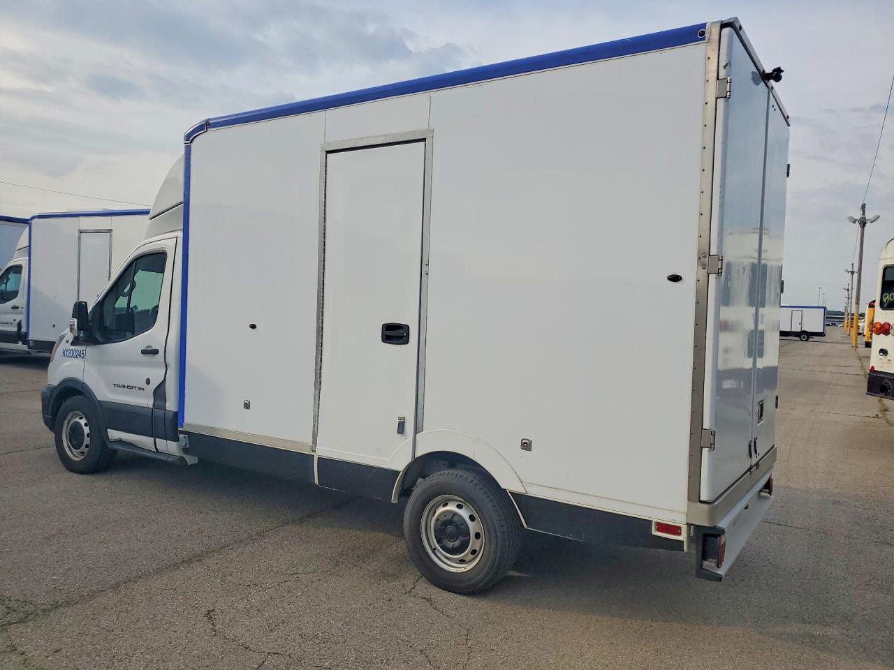 2020 Ford Transit Delivery Truck - Фото 2