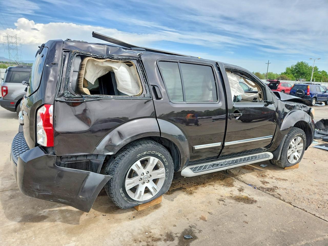 2011 Nissan Pathfinder S - Фото 3