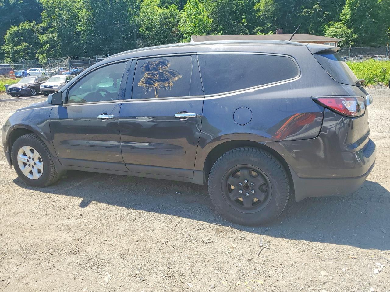 2014 Chevrolet Traverse Ls - Image 2