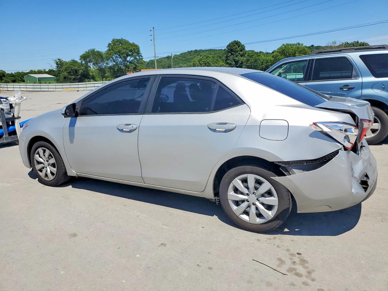 2015 Toyota Corolla Le - Фото 2