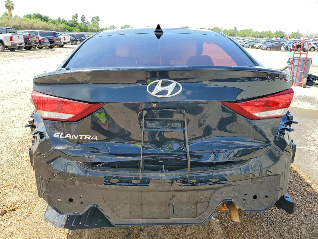 2017 Hyundai Elantra Se - Фото 6