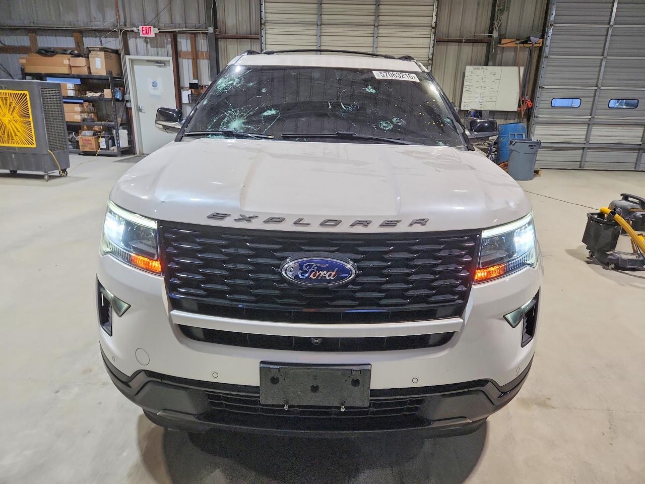 2019 Ford Explorer Sport - Image 5