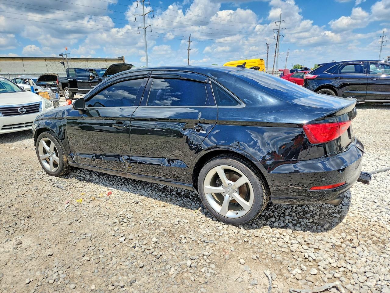 2015 Audi A3 Premium - Фото 2