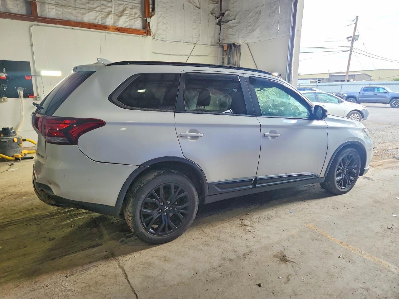 2018 Mitsubishi Outlander Se - Фото 3