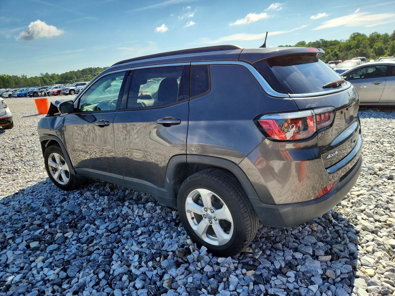 2018 Jeep Compass Latitude - Image 2