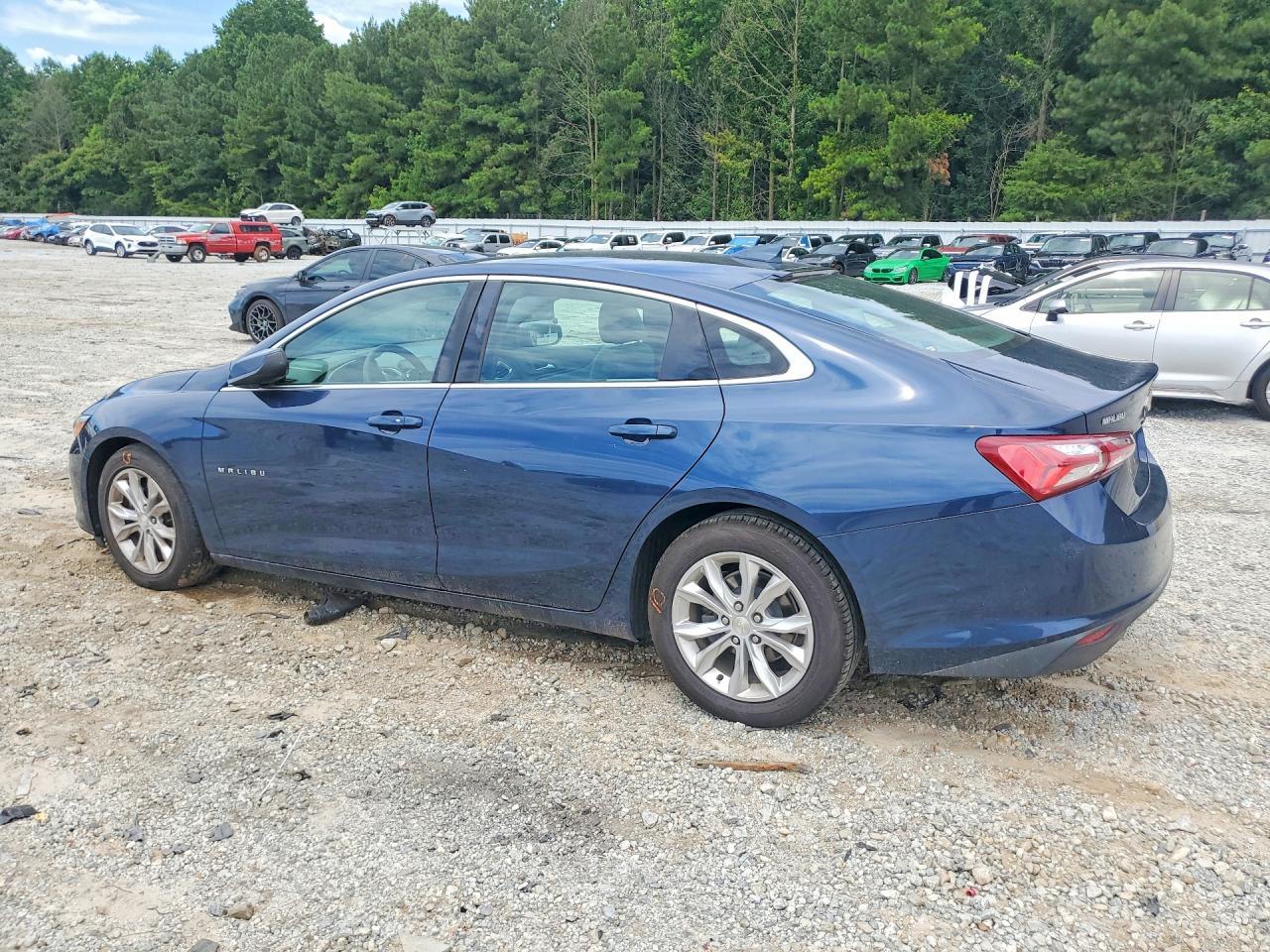 2020 Chevrolet Malibu Lt - Image 2