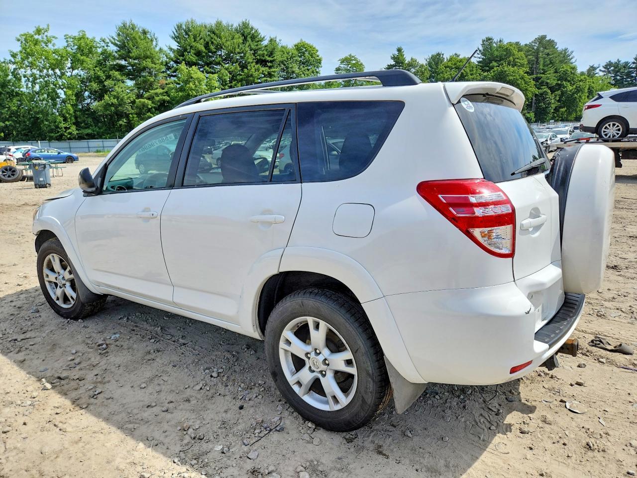 2011 Toyota Rav4 Base - Фото 2