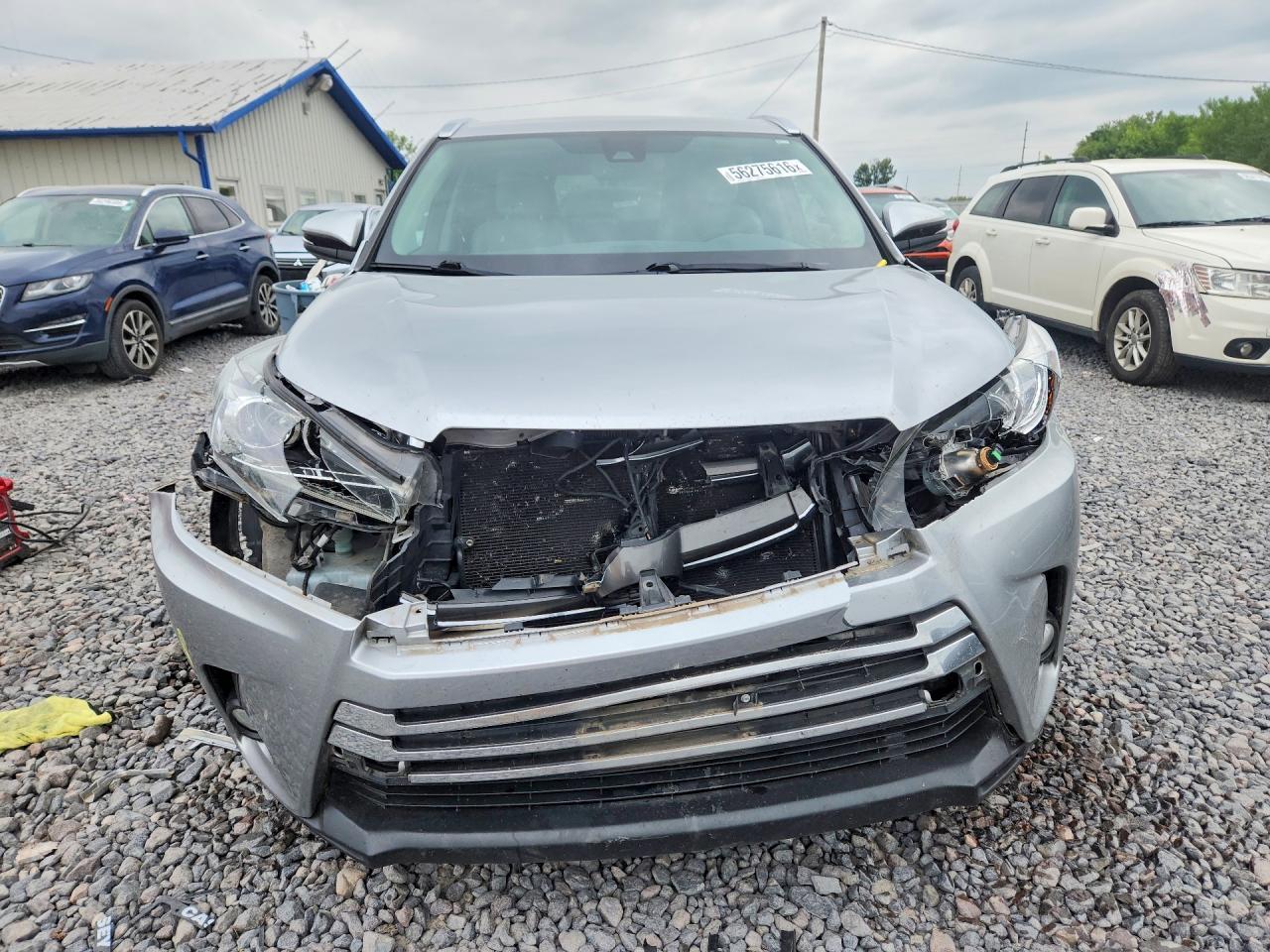 2017 Toyota Highlander Limited - Image 5
