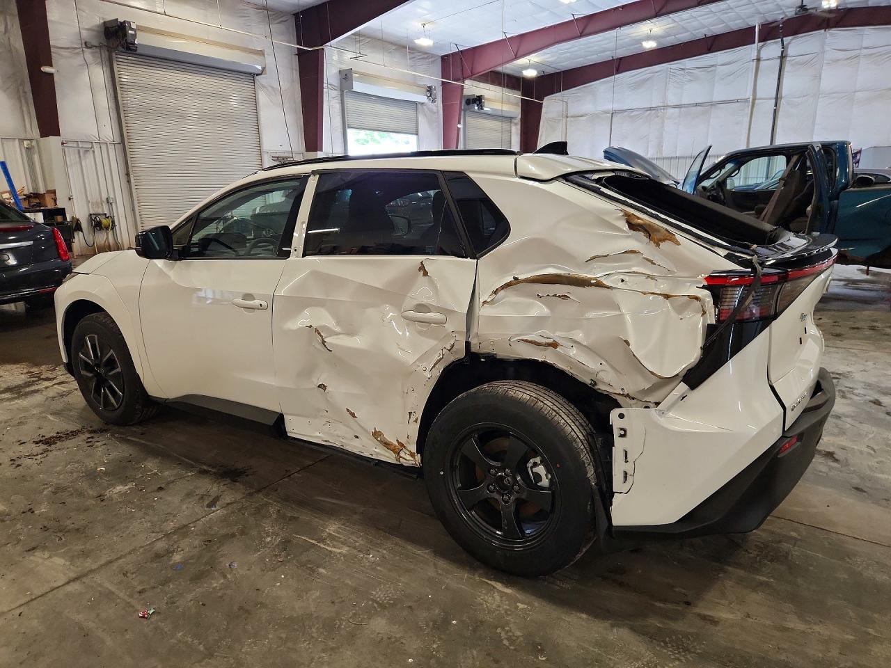 2026 Toyota Bz Xle - Фото 2