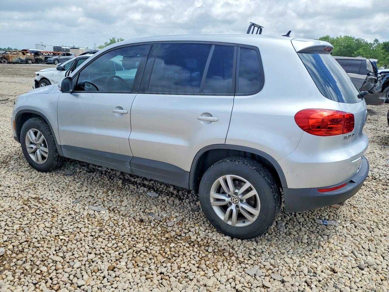 2012 Volkswagen Tiguan S - Фото 2