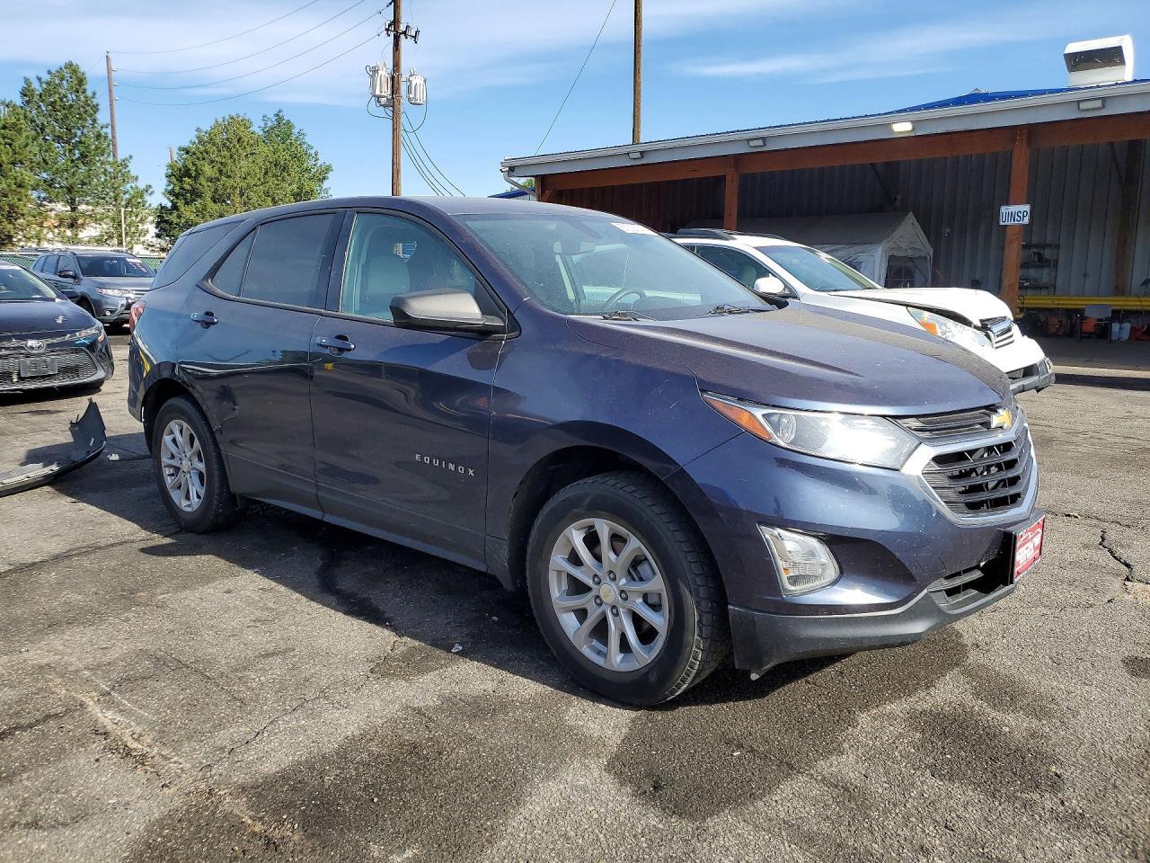 2018 Chevrolet Equinox Ls - Image 4
