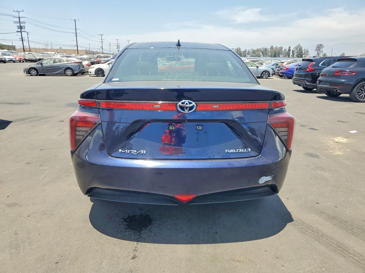 2017 Toyota Mirai Base - Image 6
