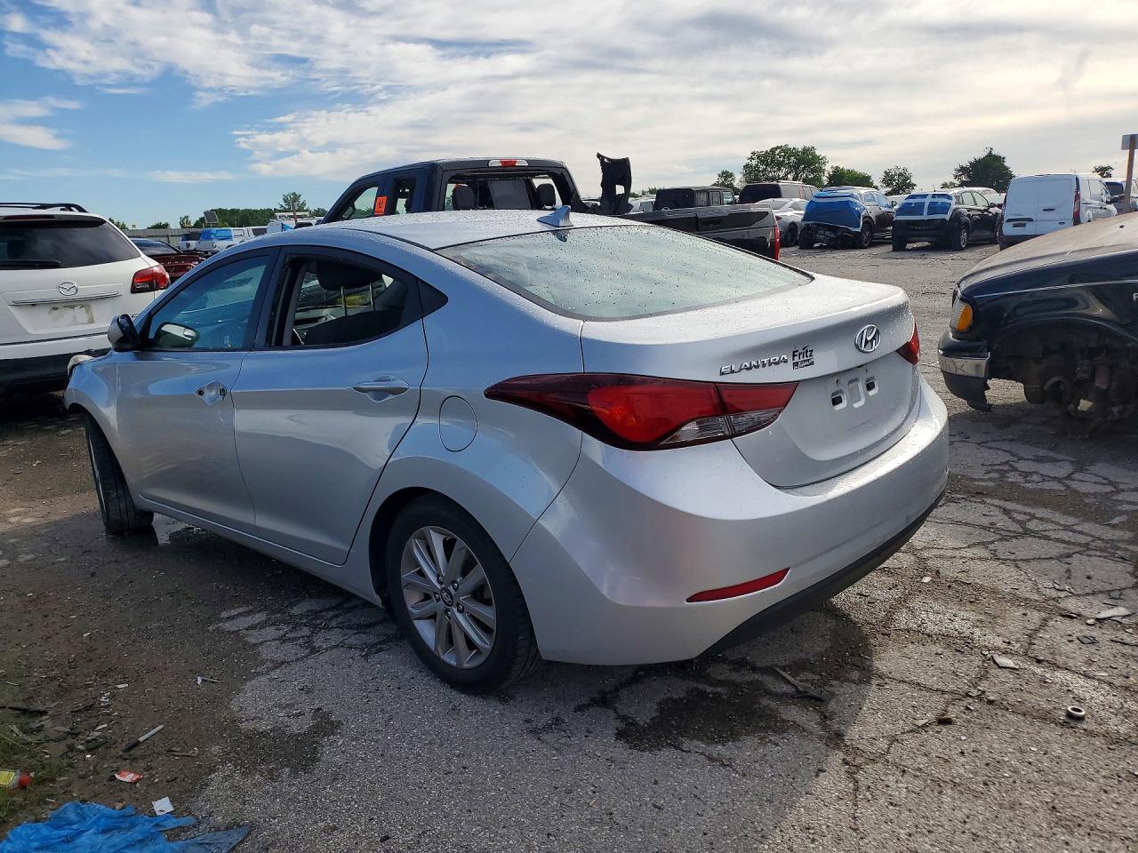 2015 Hyundai Elantra Se - Фото 2