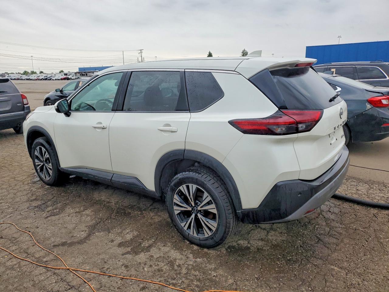 2023 Nissan Rogue Sv - Фото 2